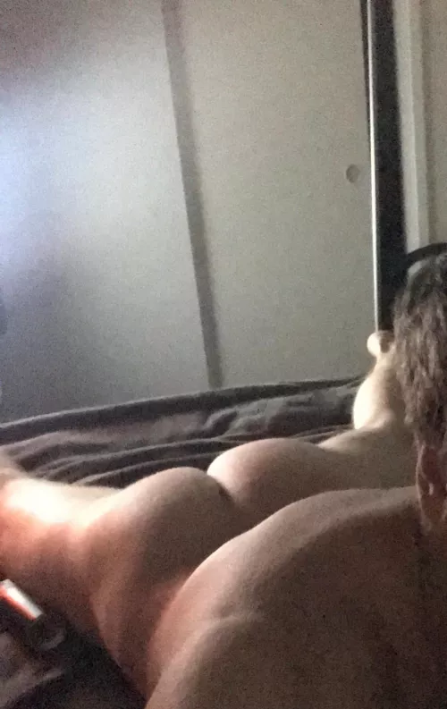 Hi 👋 do you like my butt? Should I post more?