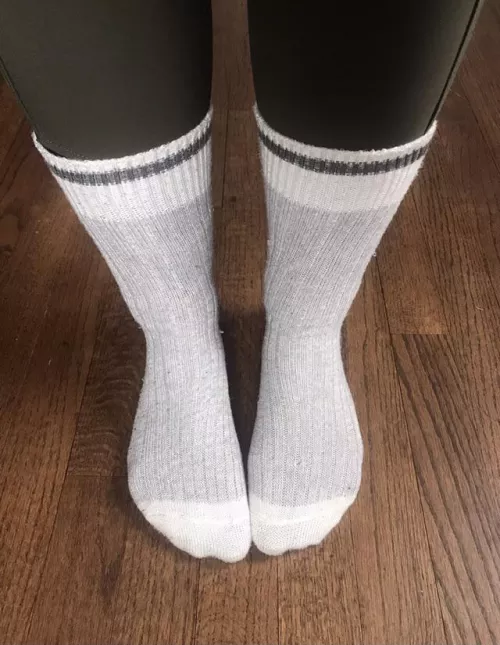 Hi everyone! This is my first post to this group! What do you think? Do you like my socks?☺️🧦