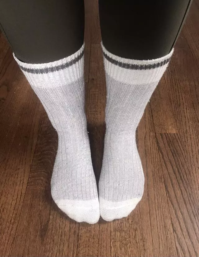Hi everyone! This is my first post to this group! What do you think? Do you like my socks?☺️🧦