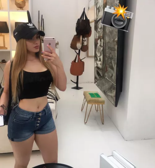 Hi ๐follow me on onlyfans ๐๐link below๐