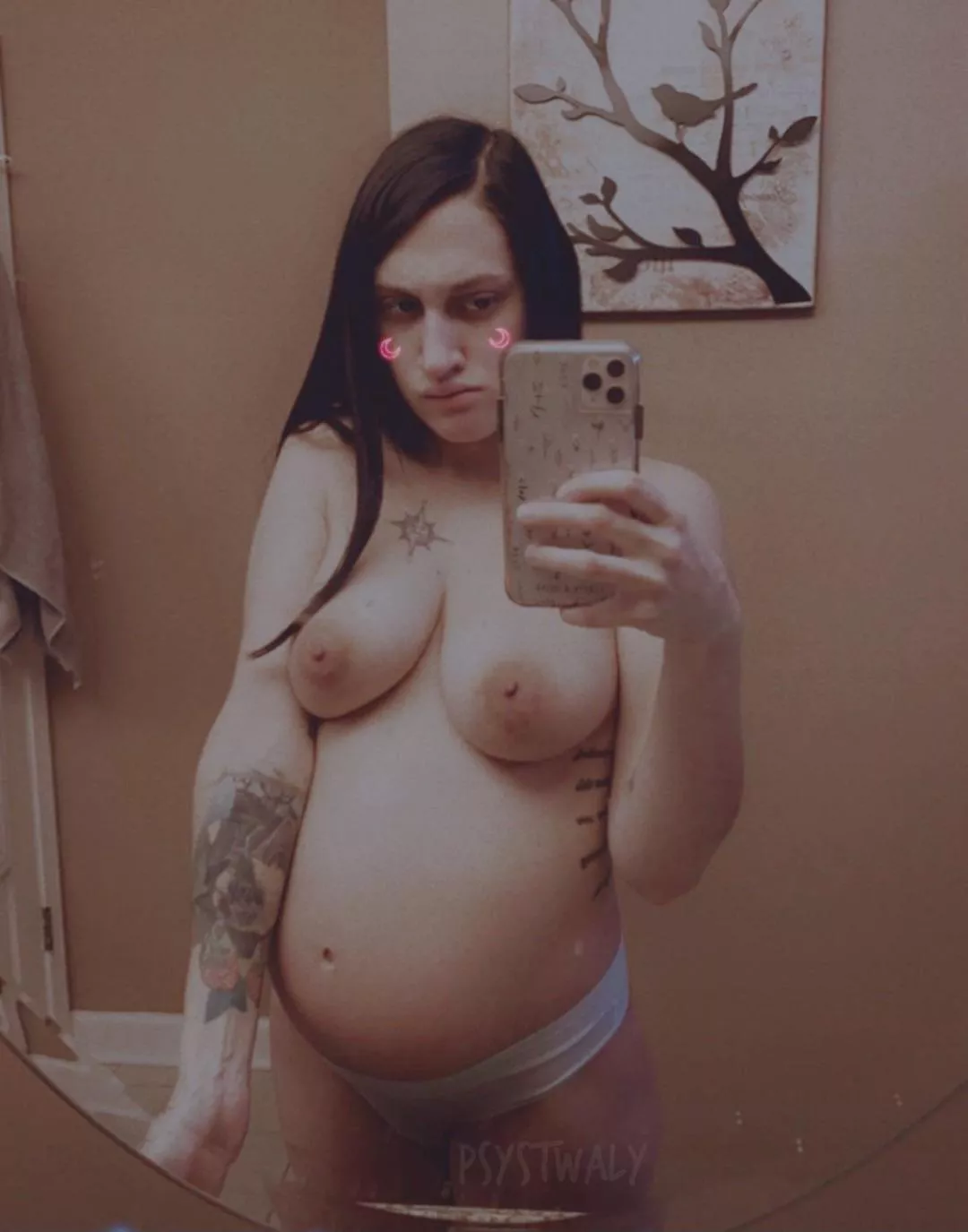 Hi from ur grumpy goth mom✨