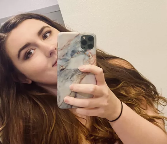 Hi Guys! My names Britney π 20 Years Old π₯° I Love Chatting π¦ Custom Photos πΈ Dick Ratings π₯ Go Check Out my OnlyFans β€οΈ