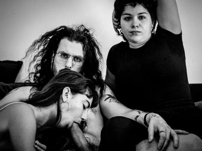 hi gwcouples. do triads count in here?