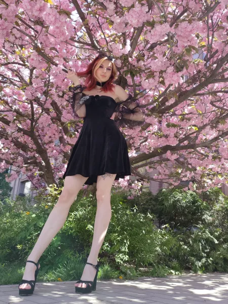 Hi 😌 hope I am not too pale?