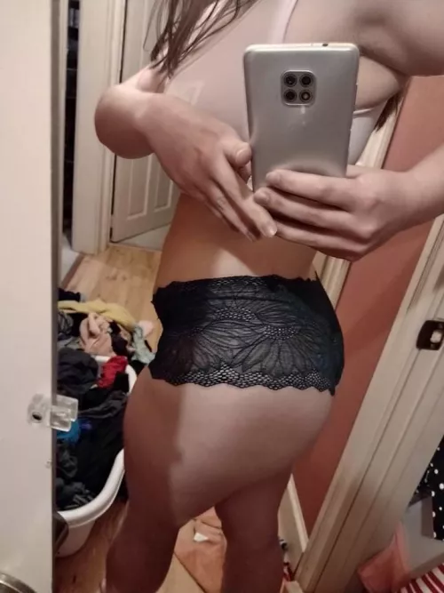 Hi! I used to post here, had to delete my account. I'm back! 😊