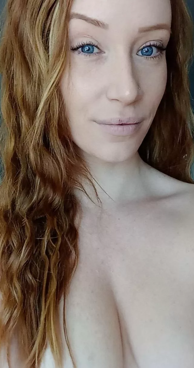 Hi, I'm Crystal 💋