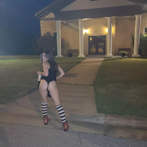 Hi! I'm Kat Karma! I am a naughty gb slut who can't keep her clothes on anywhere! Cum say hi! ;)