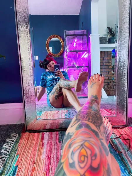 Hi I’m new here, like my mirror?🙇🏻♀️