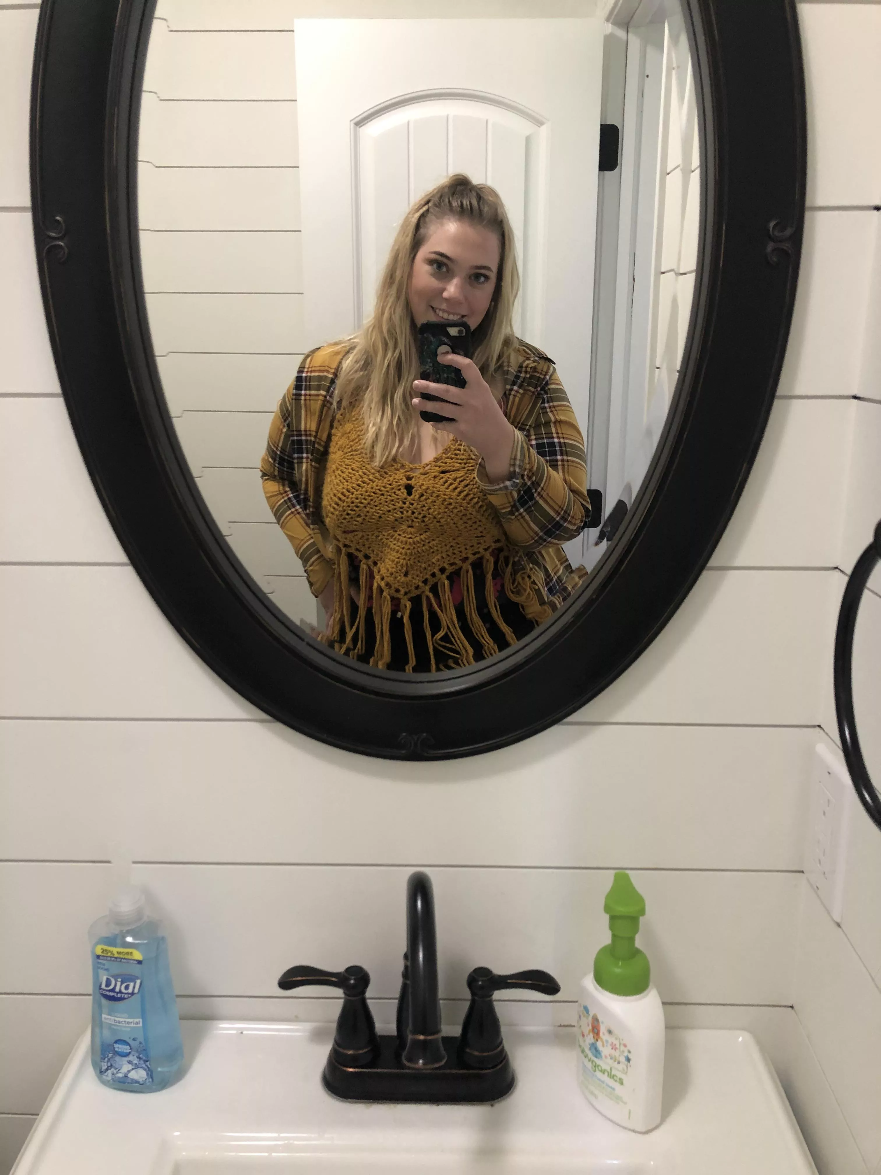 Hi just a normal selfie pic! Happy Valentine’s Day ;)