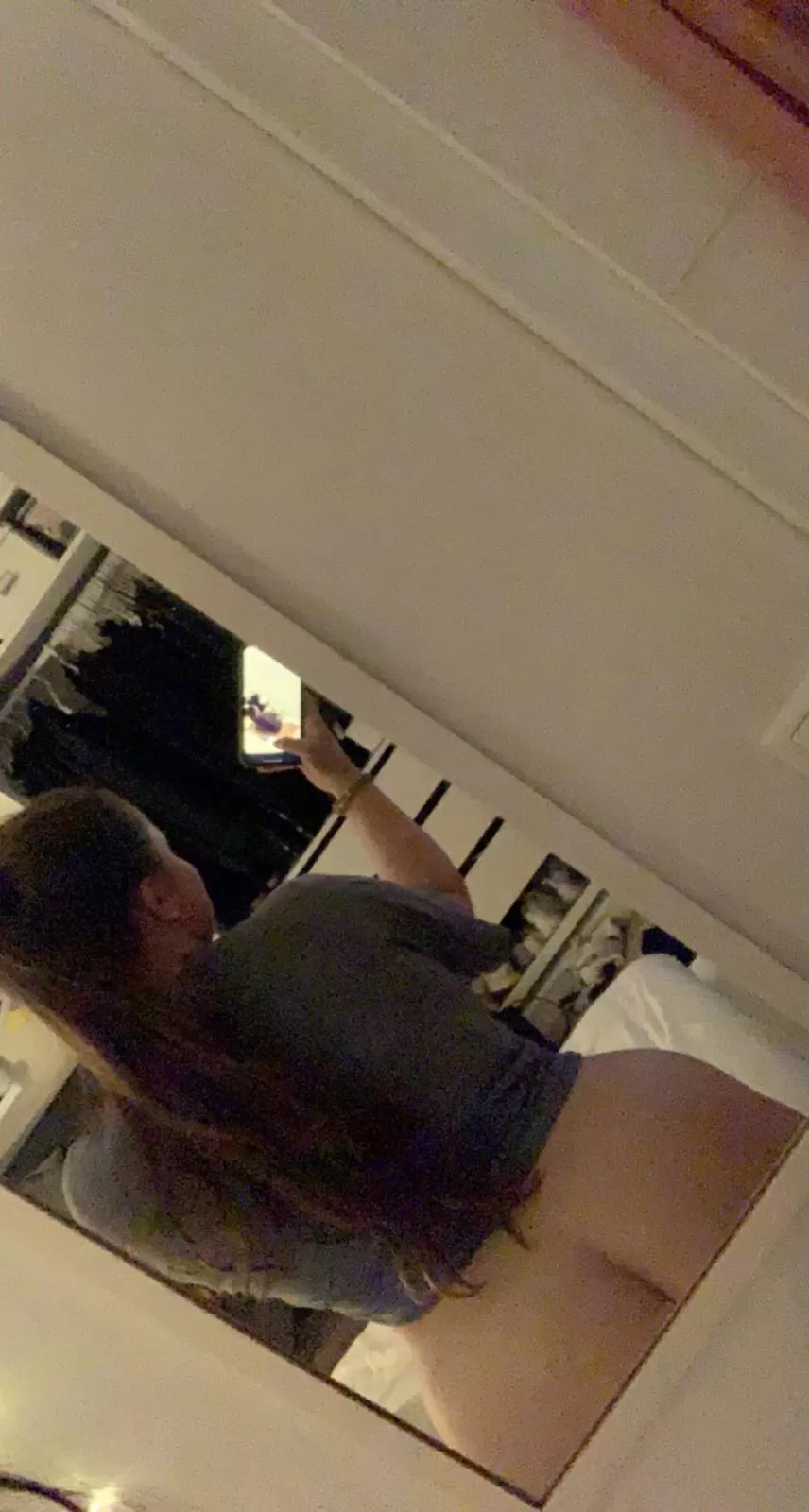 Hi naughty naughty. CUM in to my house 😉 I'll show you around
