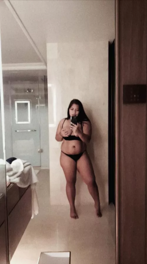 Hi sa nagpakilig sa akin. It was a year now. [F]