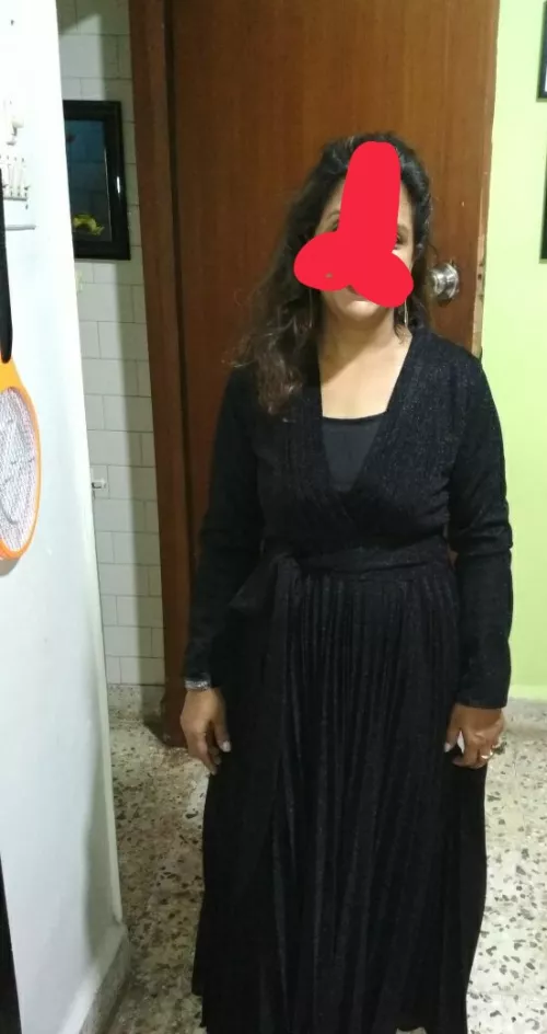 Hi sir, Make your friends/ex jealous by texting them you fucked a milf - my mom a respected married Indian lady 44 years old Send me screenshot of her reaction and I'll help you build a detailed story around it to make it believable. I'll include all y