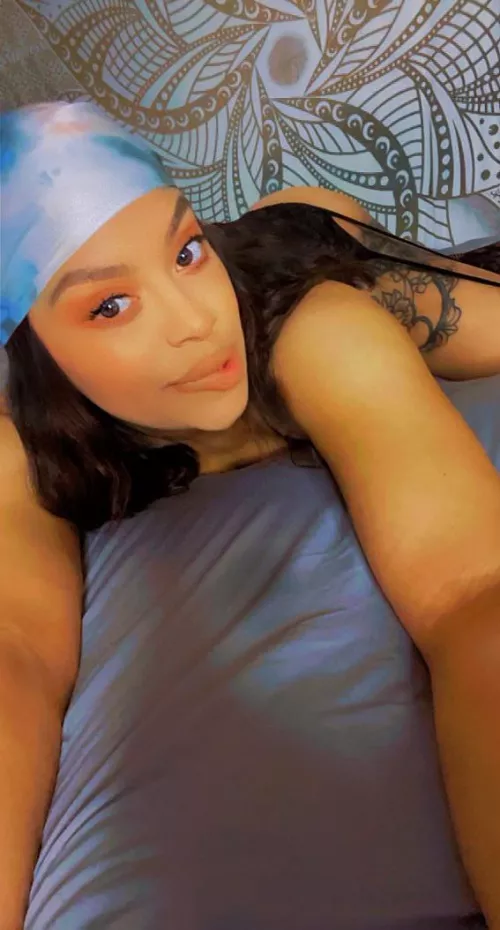 Hi there babe 💋 cum and have fun with me and tell me your fetishes. 😈 head over to my page for the link, I’ll be waiting for you. 😘