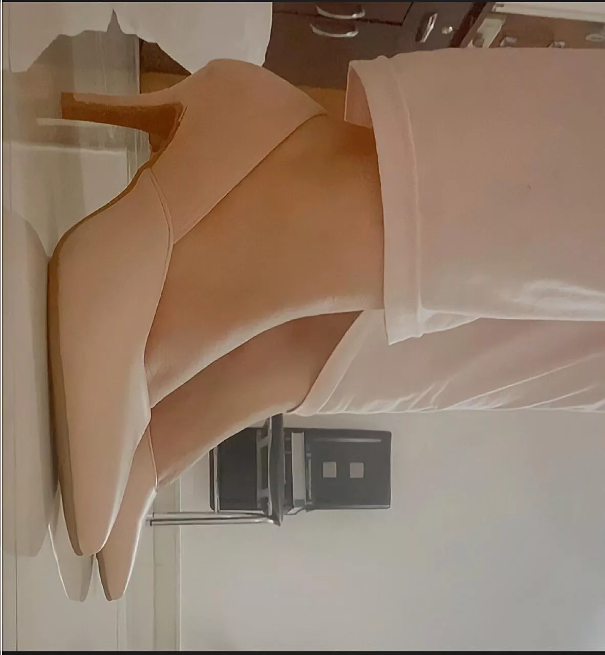 Hi there!! I really like the color of my heels🙂