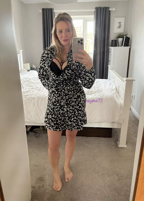 Hi x I’m 49 and like to dress sexy for the younger guys 💕