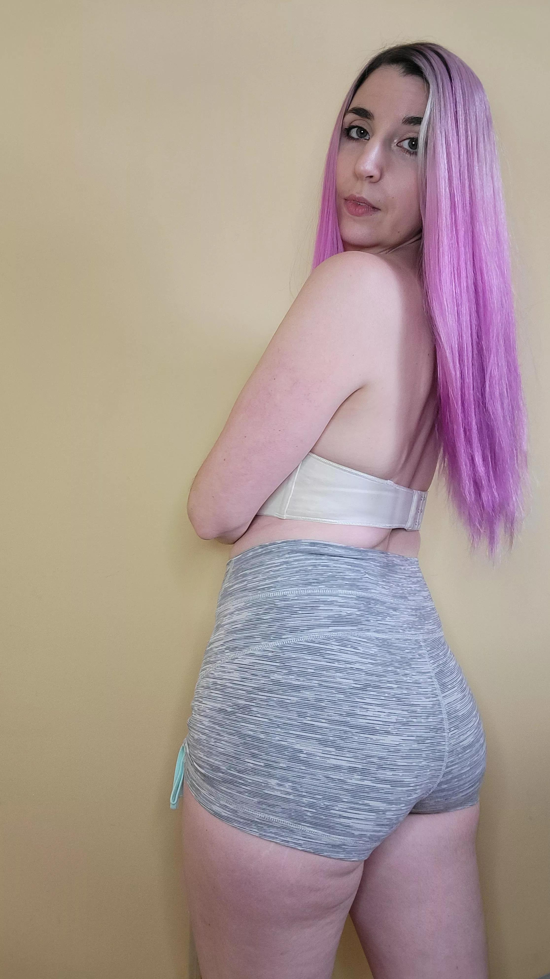 High-waisted but short in length. Just how I like it High-waisted but short in length. Just how I like it