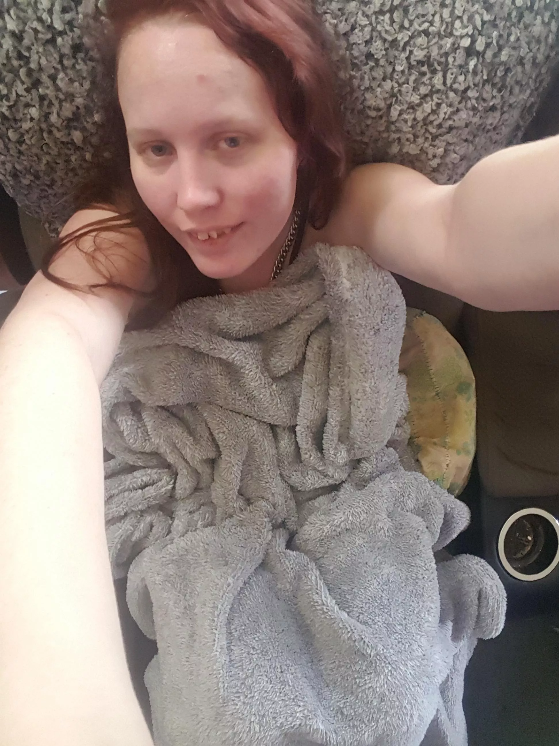 HII i got a blanlie for chrimas!!! ita long enough to cover me from head to toe!!! and fuzzy!!!! what did everyone els get ?? oh i also got candy!