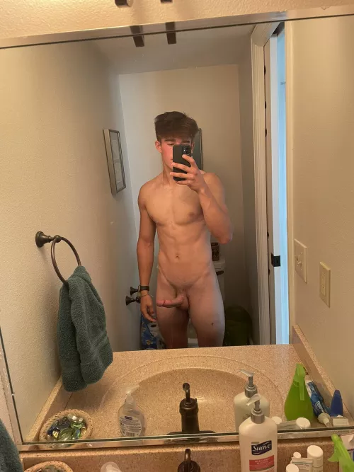 Hiii:) mssg me an emoji for some custom content