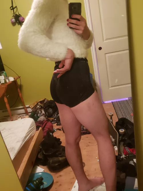 Hiiii🥰 again dose anyone know of sum cozzy Pajamas that I would look cute in🙈🥺