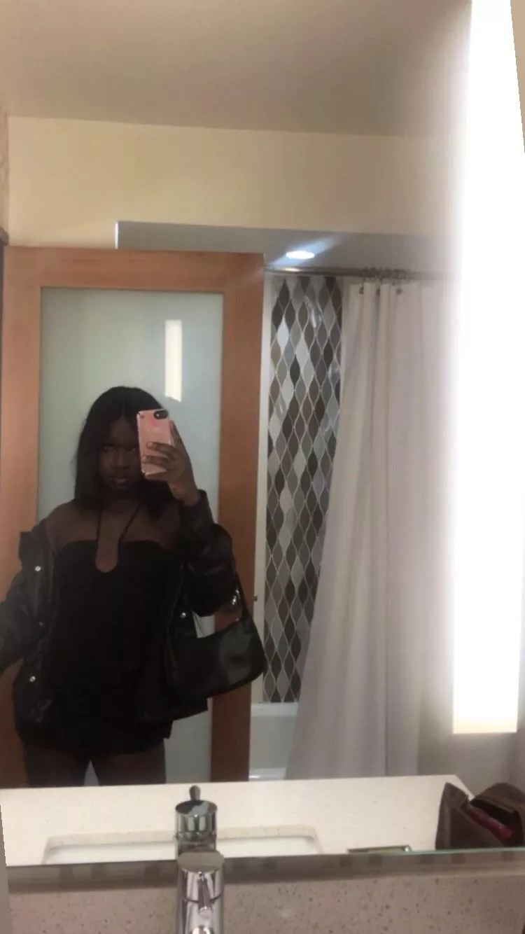 Hiiii. Femboy from NYC. 24 💫