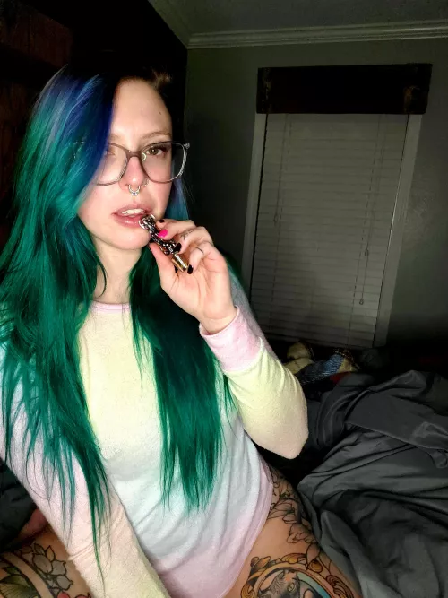 Hit it in the morning hit it at night...im not talking about just the weed 😆