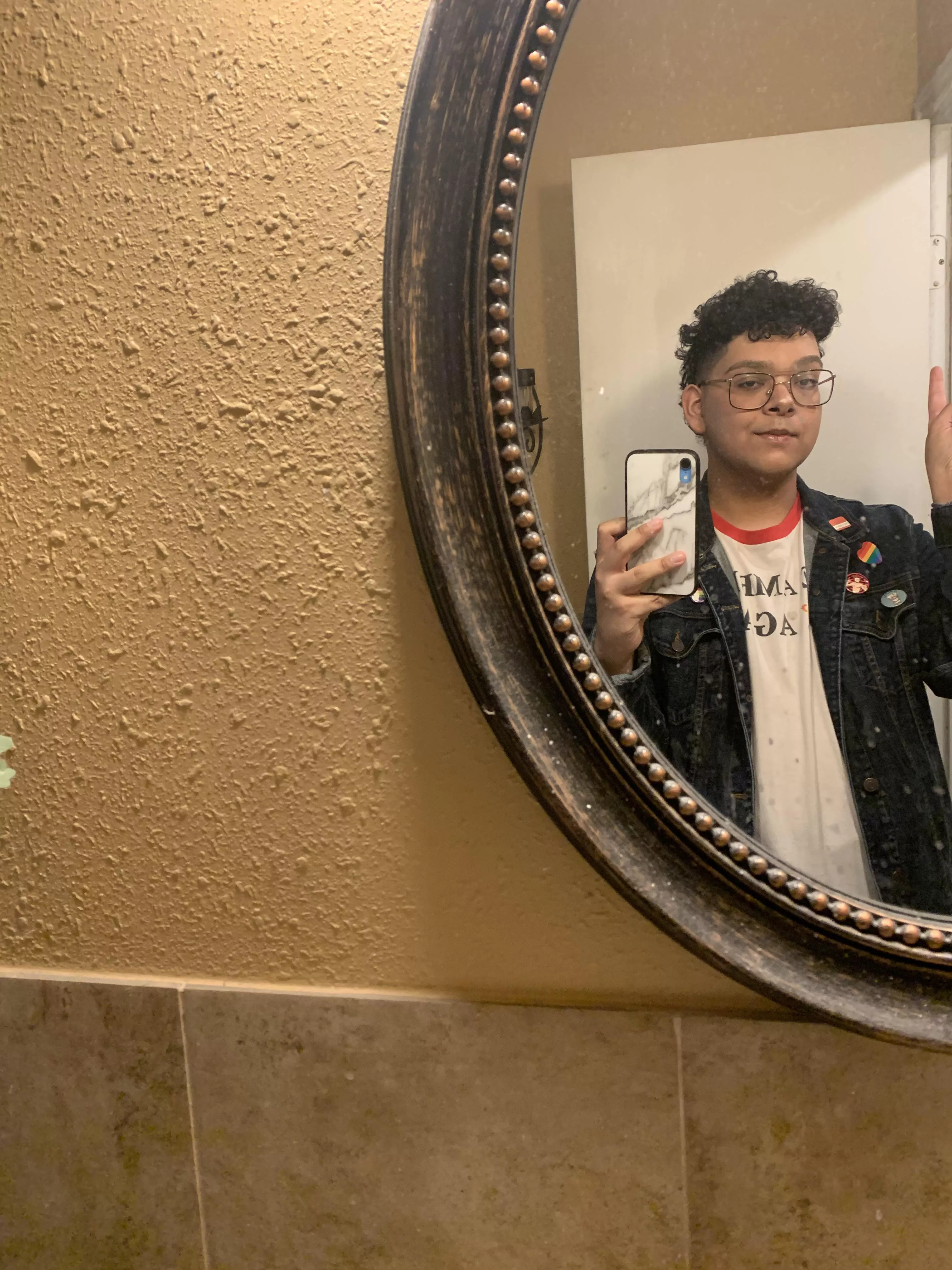 HMU fellow gaymers, I need friends and also discord servers lolz HMU fellow gaymers, I need friends and also discord servers lolz