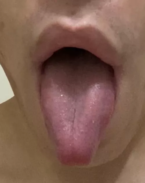 Hmu if youโre into doing slutty ahegao face