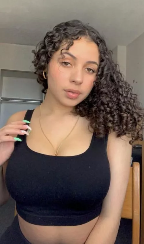 hmu on kik (in bio) if you want to cum trib her, no nudes