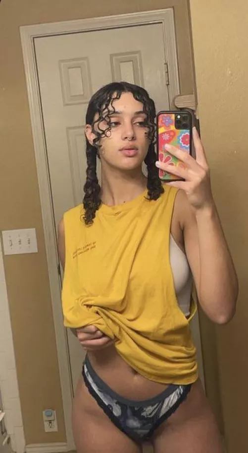 hmu on kik (in bio) if you want to cum trib her, no nudes