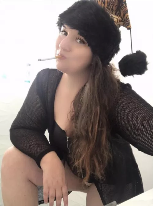 ho ho ho 🎅🏽 who wants to smoke cigarettes with slutty Santa?