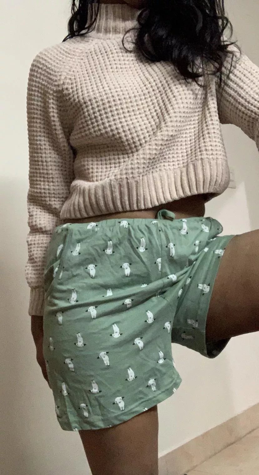 Home alone tonight !! (F)