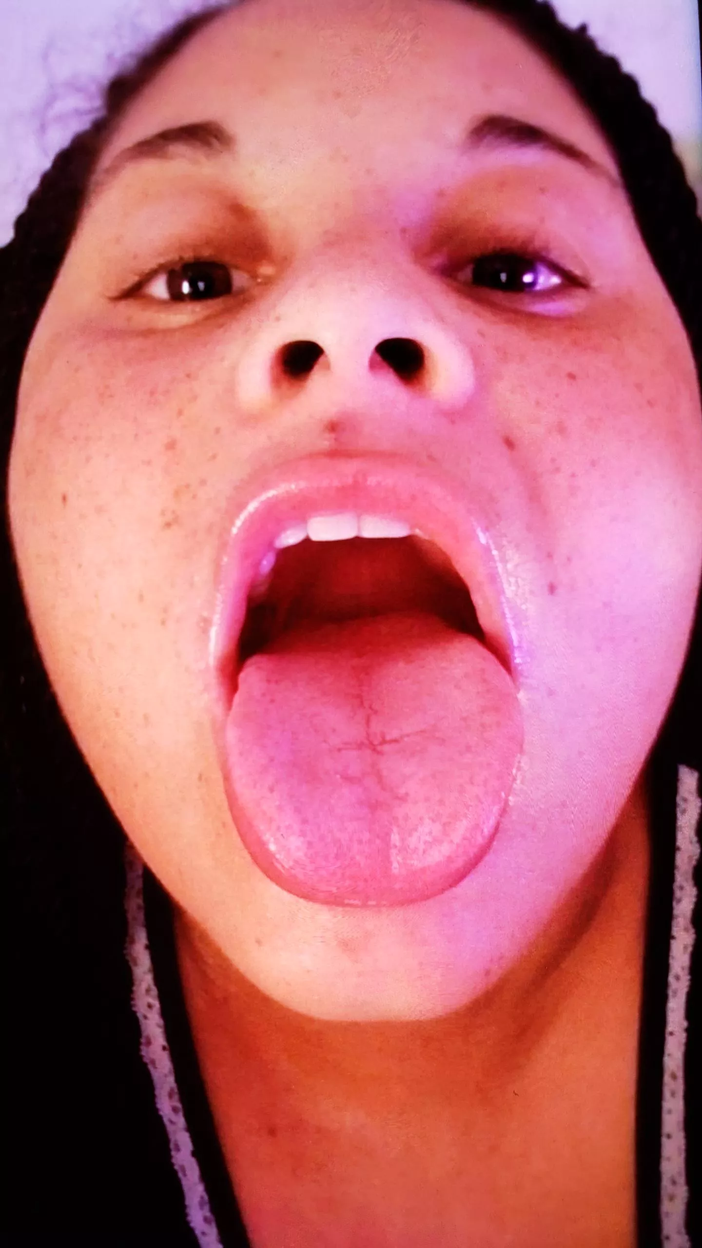Hope at least more than 2 people will enjoy my open mouth. Hope at least more than 2 people will enjoy my open mouth.