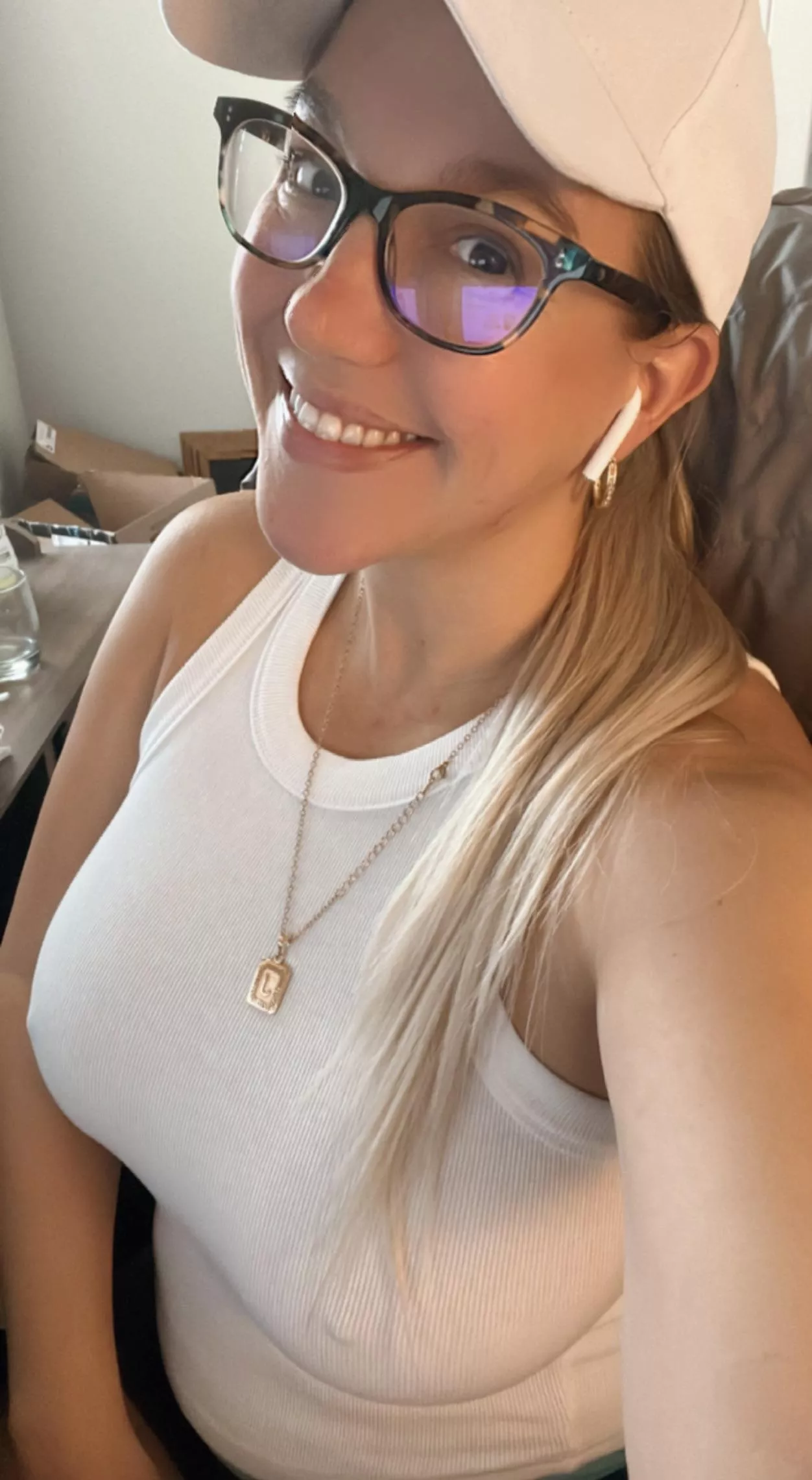 Hope Monday is treating you well 😘