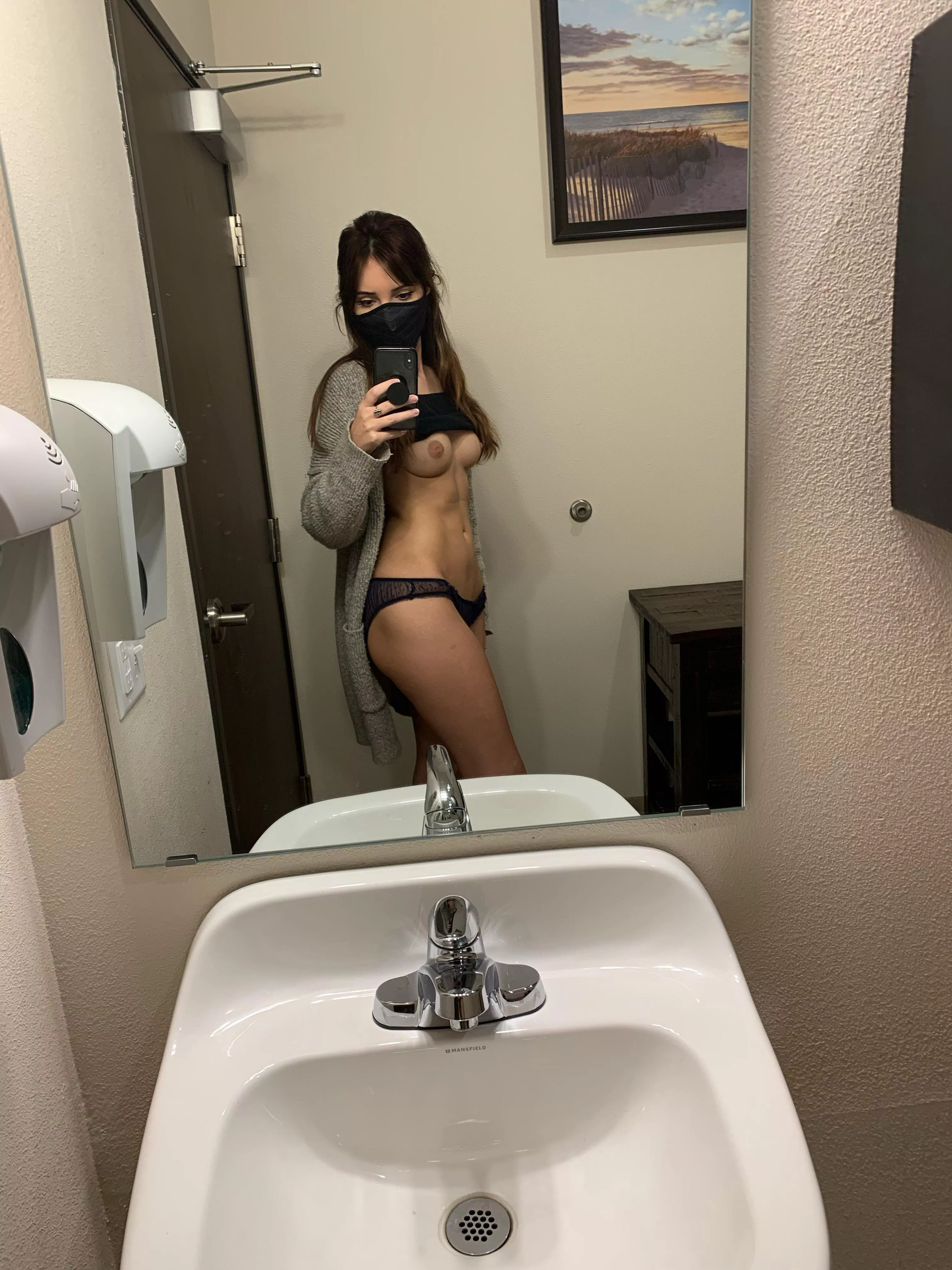 Hope this view brightens up your Monday! [f]