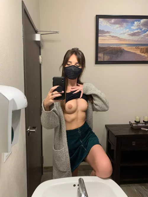 Hope you don’t mind - my work wardrobe is all easy access on purpose 😉 [f]