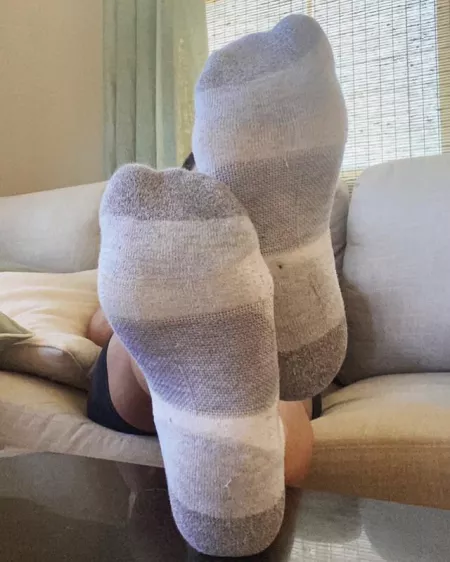 Hope you donβt mind some socks in your face π