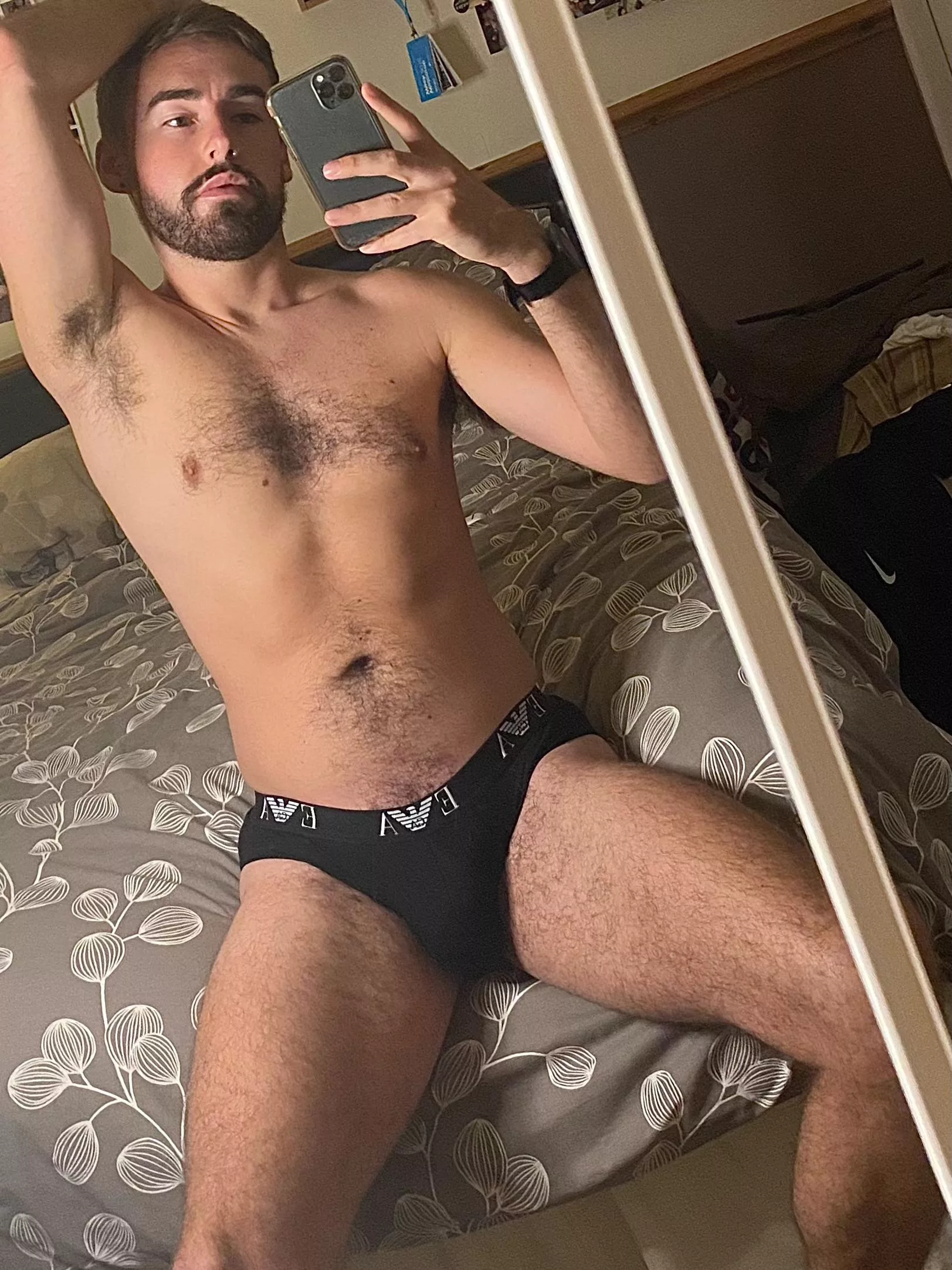 Hope you like a hairy pit 😜