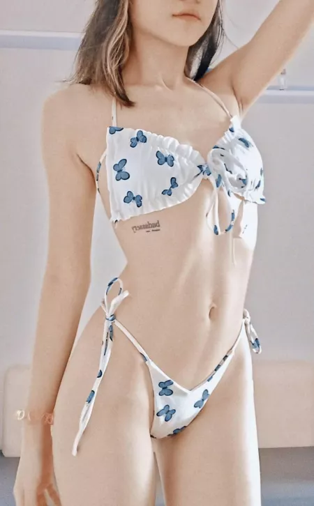 Hoping someone has a thing for teenies with small boobies 😃