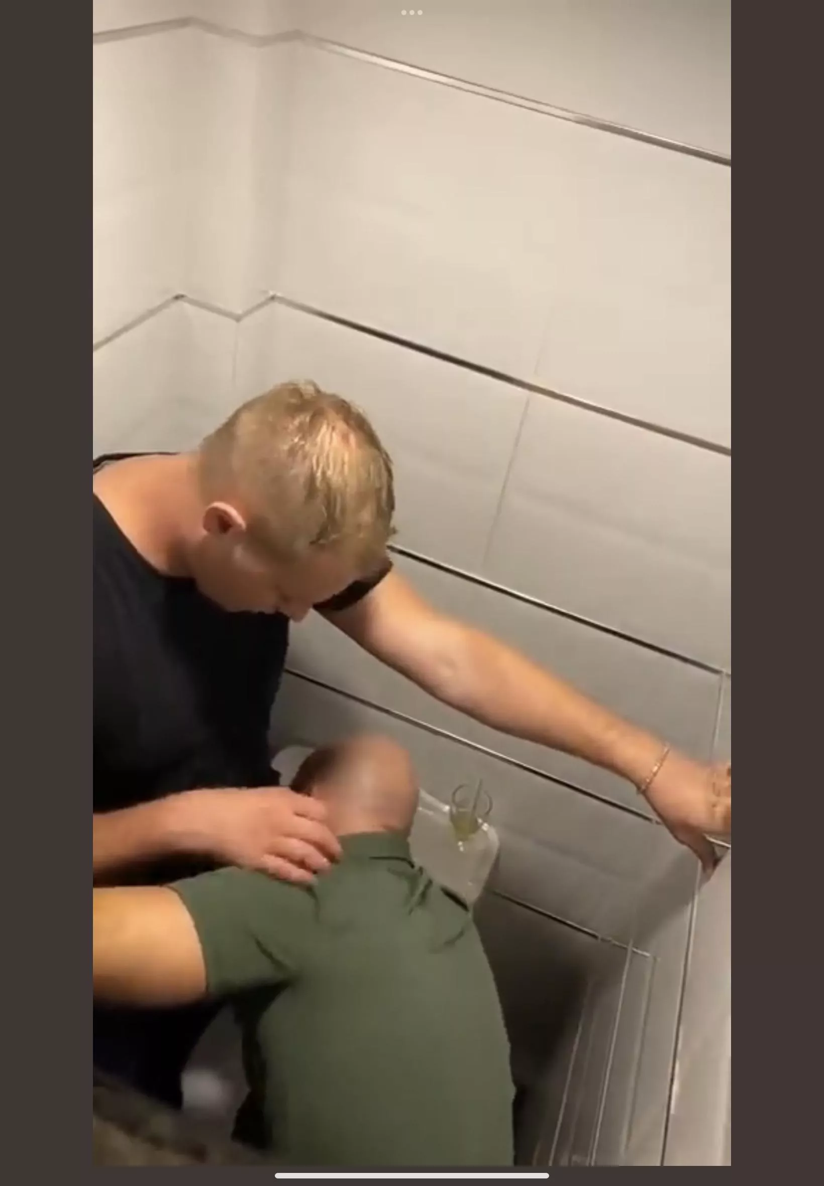 Hoping to find full length video. https://twitter.com/masturbacionre1/status/1462050125270953989?s=21