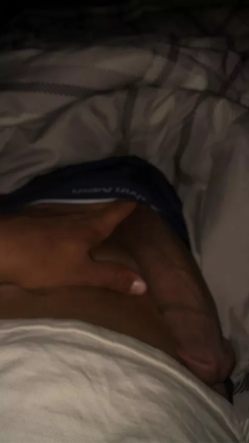 horny and wanna show off