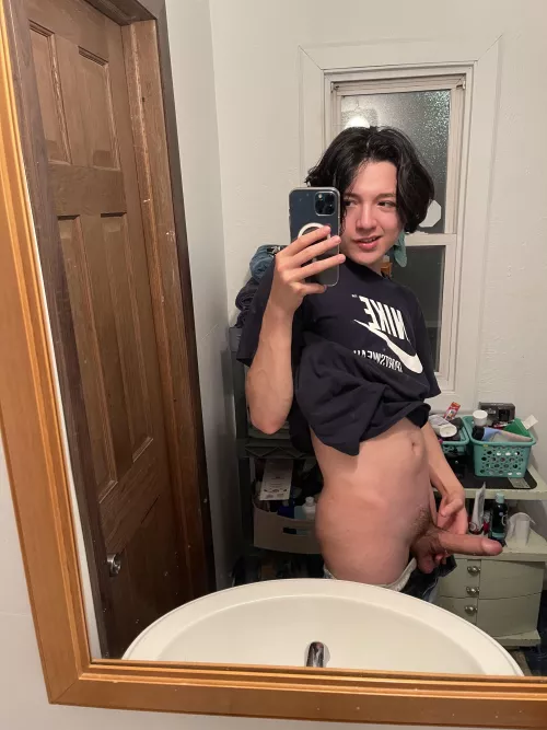 Horny at a family gathering 😈