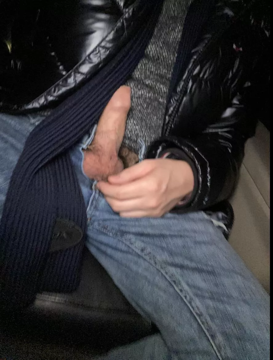 Horny in the uber on my way home from work ๐
 Horny in the uber on my way home from work ๐