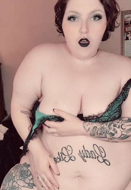 Horny on a Monday morning 😘