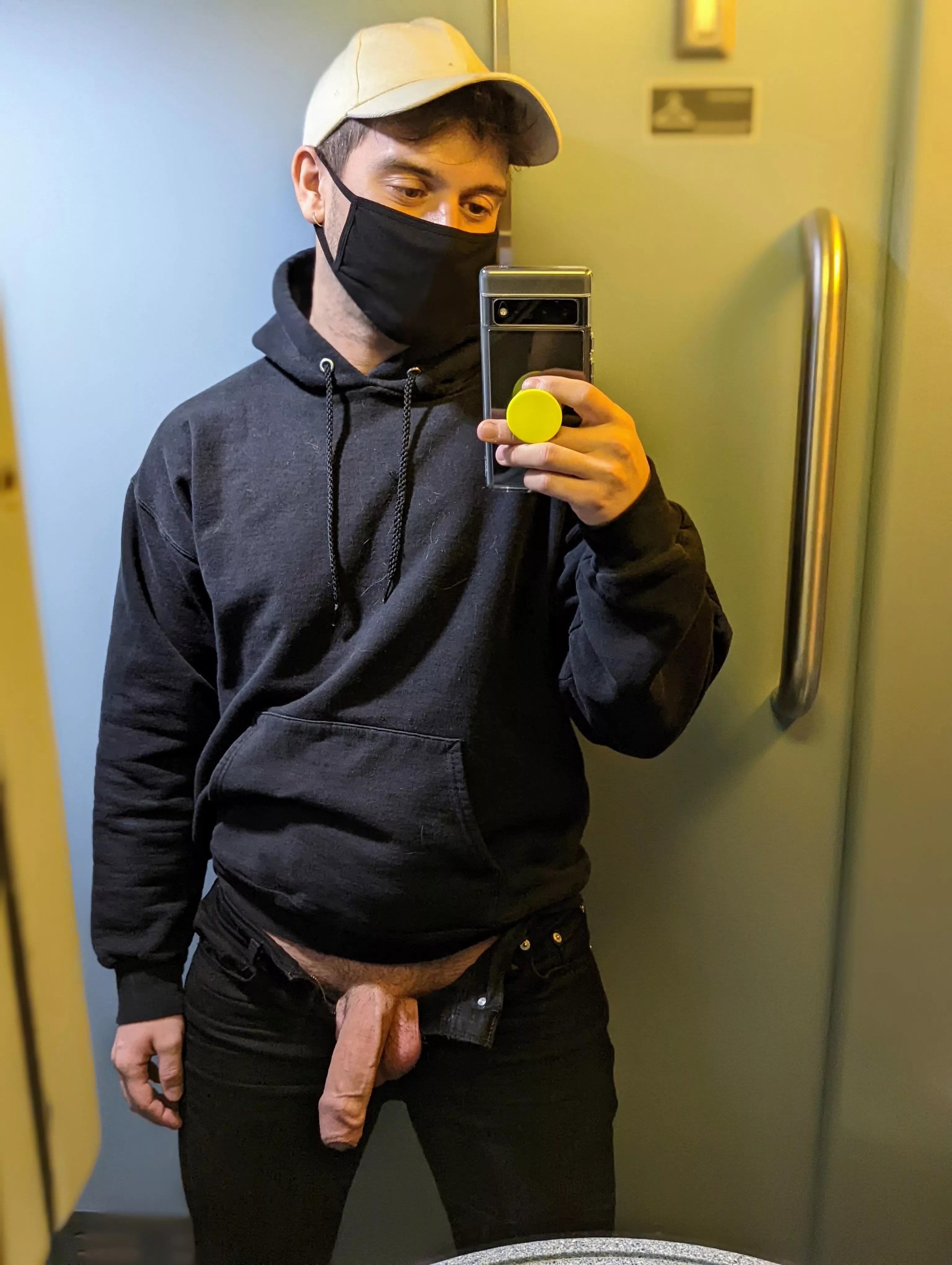 horny on the train choo choo 🍆😏