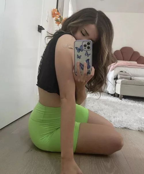 horny once again for thicc queen Pokimane