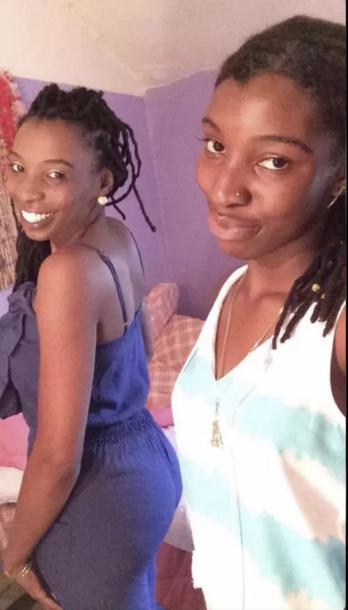 Hot duo 😋♥️👅