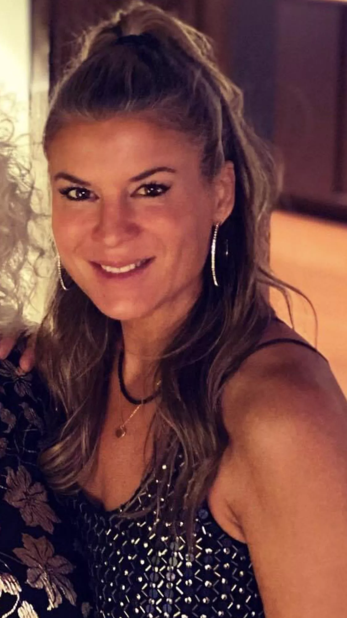 Hot milf I want to give her a facial 💦💦💦