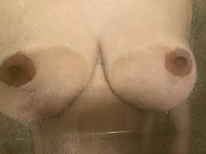 Hot showerπ₯΅