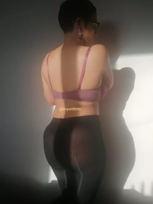 Hot sunshine on my ass 🔥☀️😍😍