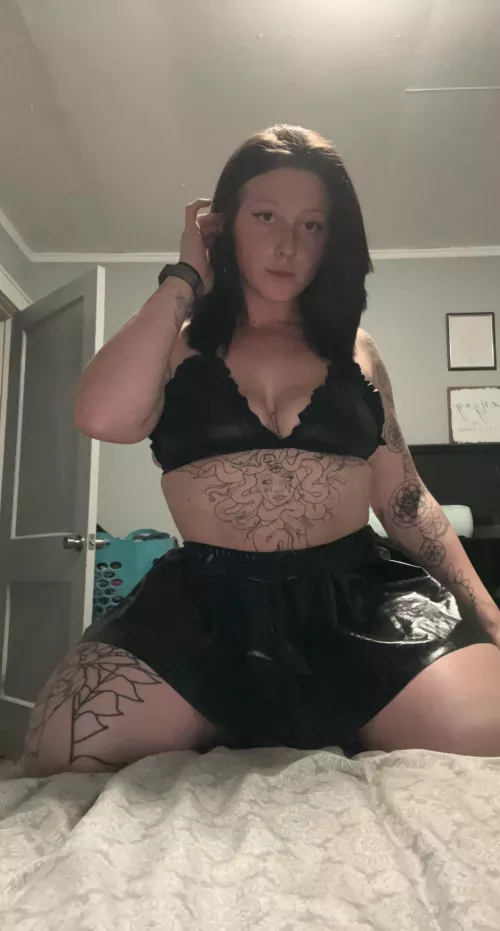 hot, thick and tattooed. link below π